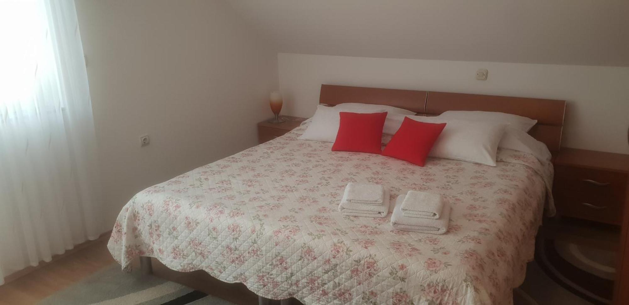 Apartments Mise Ogulin Bagian luar foto