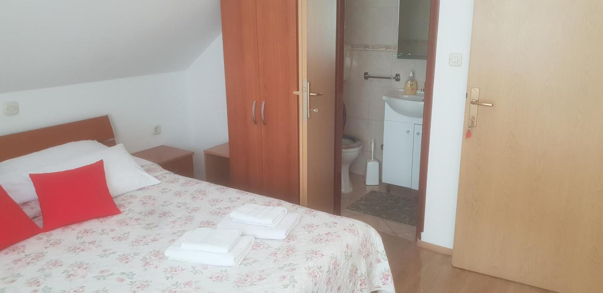 Apartments Mise Ogulin Bagian luar foto