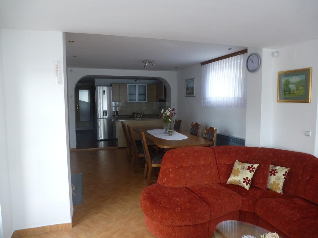 Apartments Mise Ogulin Ruang foto