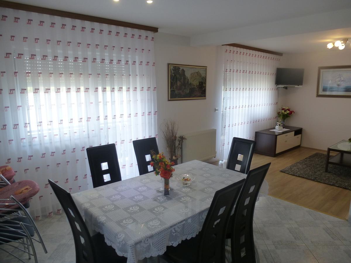 Apartments Mise Ogulin Bagian luar foto