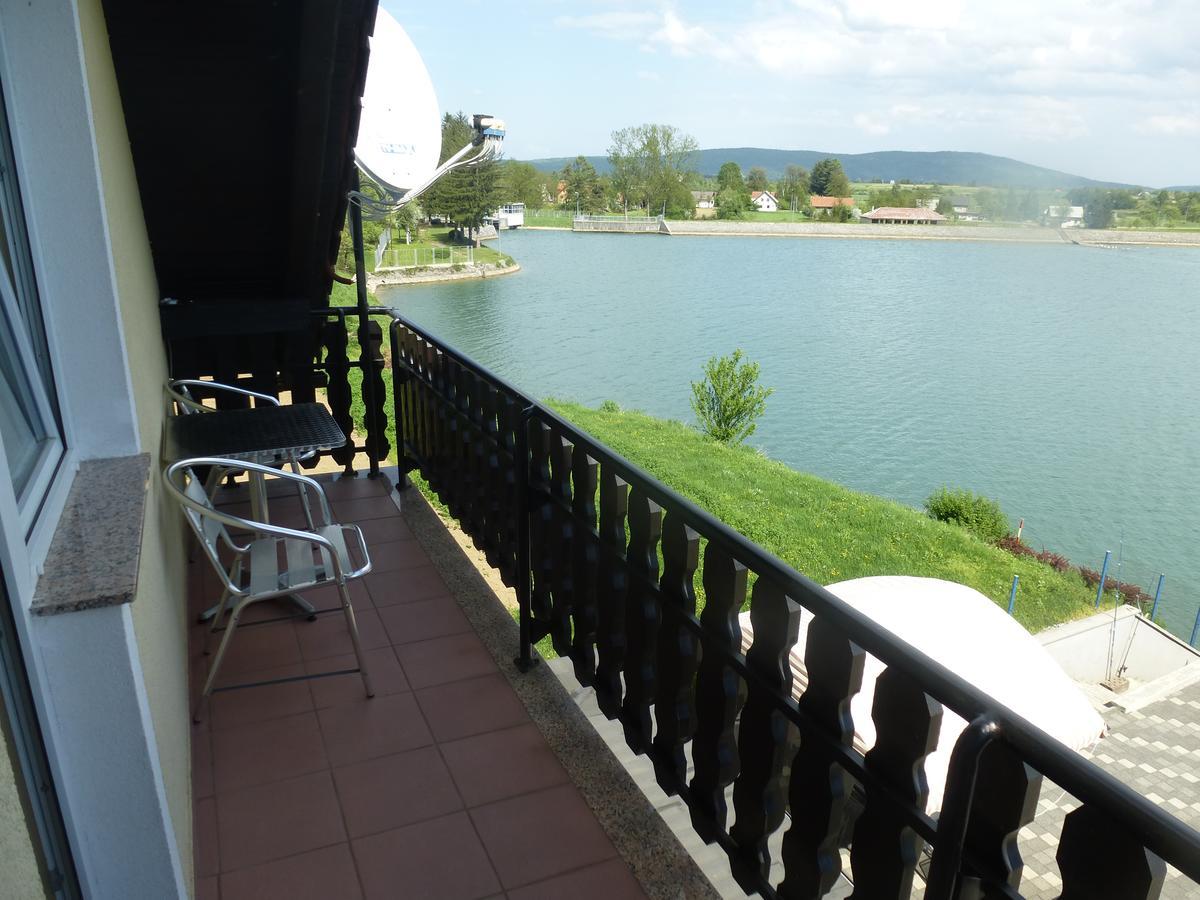 Apartments Mise Ogulin Bagian luar foto