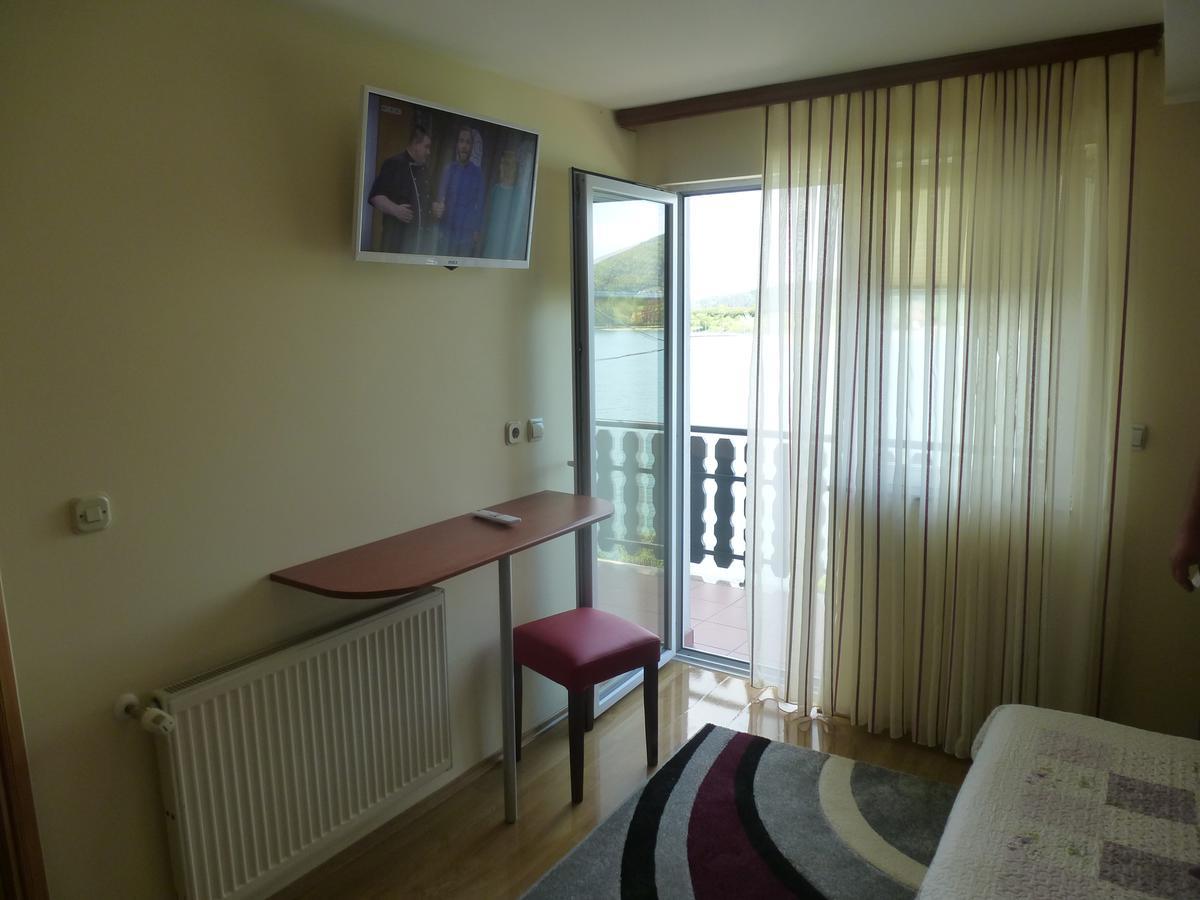 Apartments Mise Ogulin Bagian luar foto