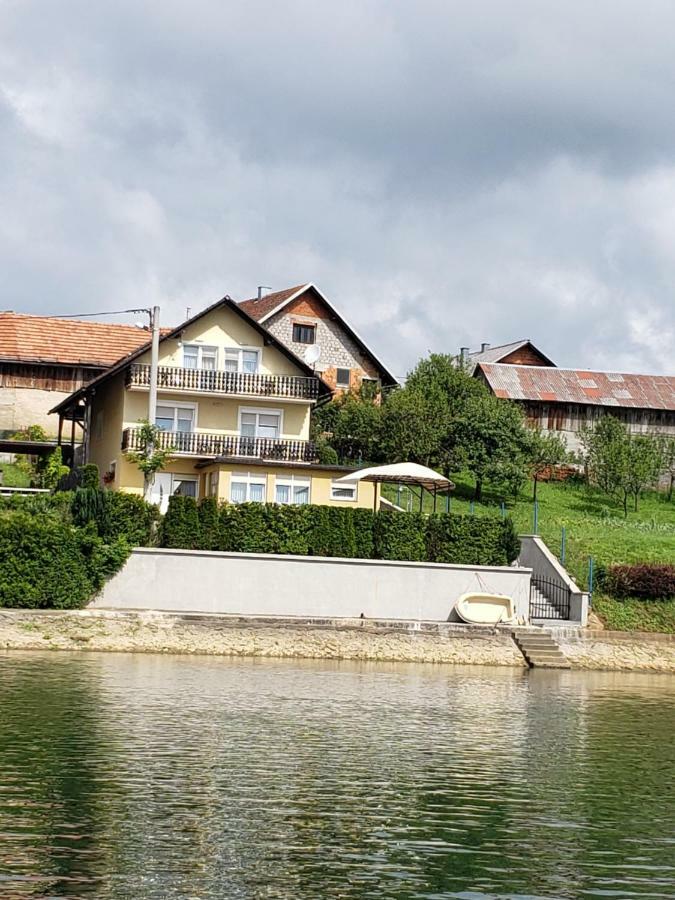 Apartments Mise Ogulin Bagian luar foto